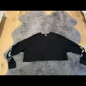 Garage cropped long sleeve graphic shirt